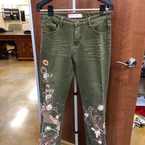 Applique jeans  distressed green size 8.
